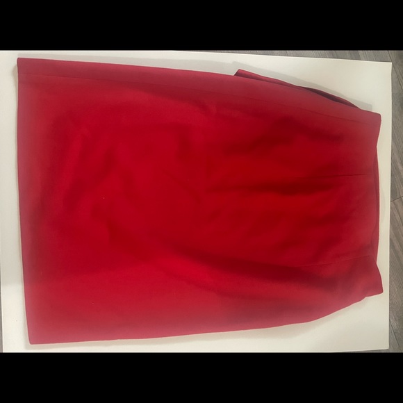 Wool Red Skirt (size 7 - 8) - Picture 6 of 10